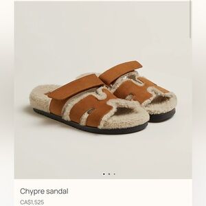 Size 39 New with box and receipt hermes shearling chypre sandals